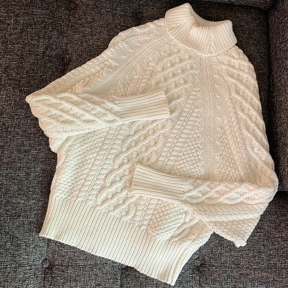 White oversized turtle neck sweater. Cropped length. - Picture 2 of 5